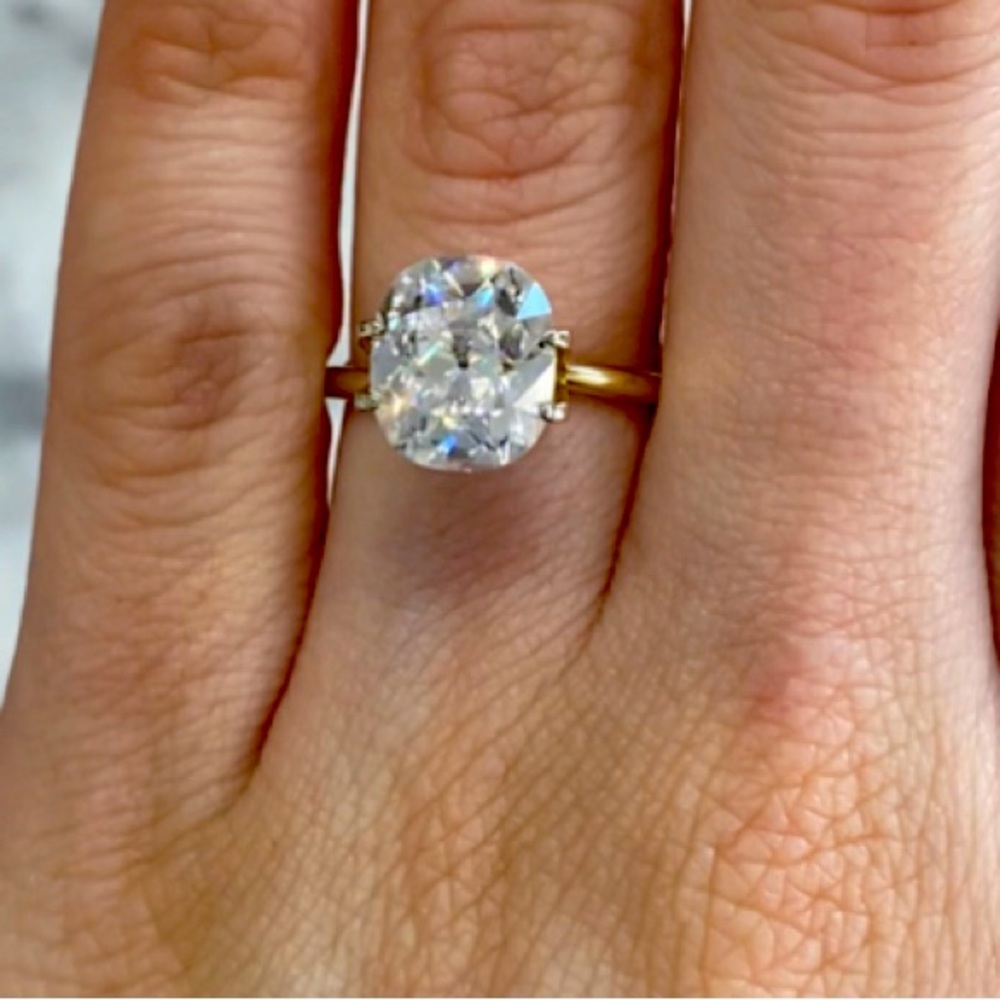 East west gem co 3.5 cushion Moissanite ring 14k gold size 8